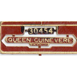 30454 Queen Guinevere